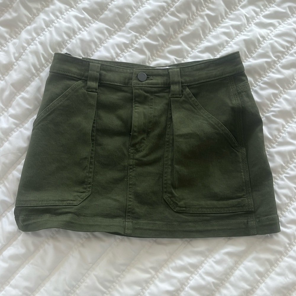 TNA MINI CARGO SKIRT!!